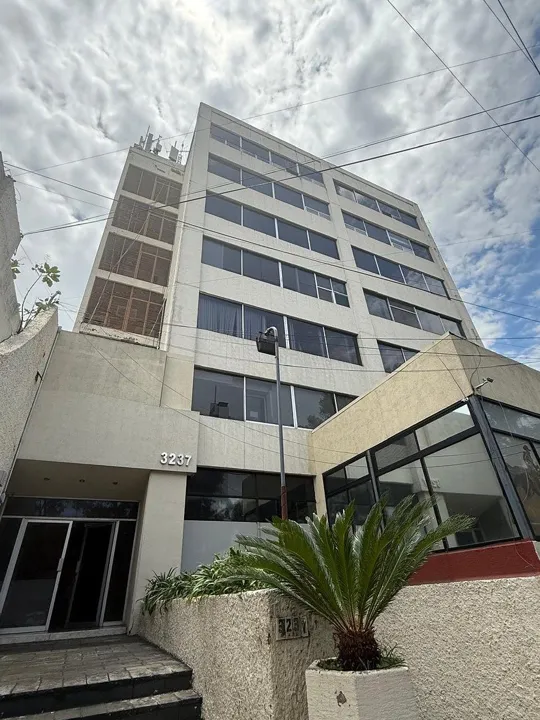 OFICINAS AMUEBLADAS EN VENTA LA PURISIMA ZONA CHAPALITA FRENTE A PUENTE MATUTE R