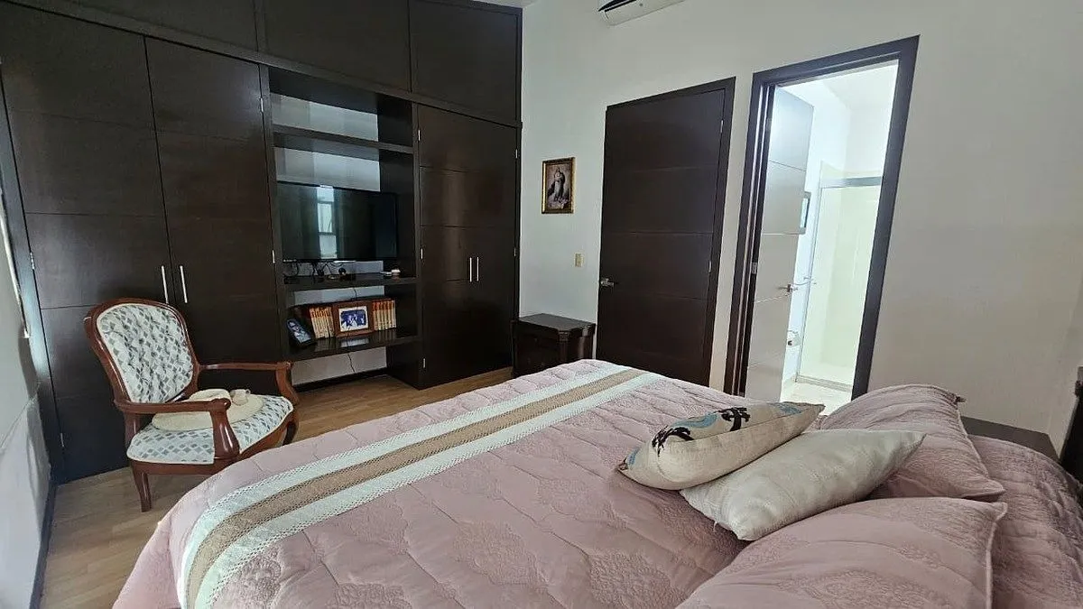 Foto 7 de Casa en venta en Circuito Del Lince Oriente, Bugambilias, Zapopan