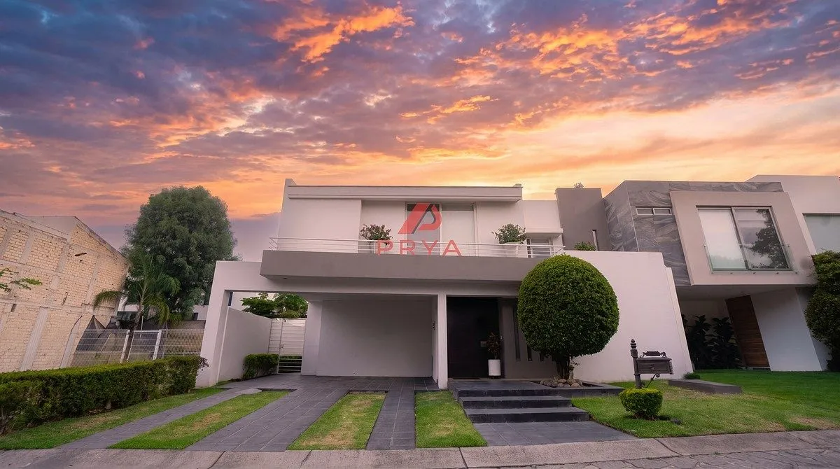 Casa en Renta en Valle Real Zapopan | 4 Recámaras con Suite en Planta Baja
