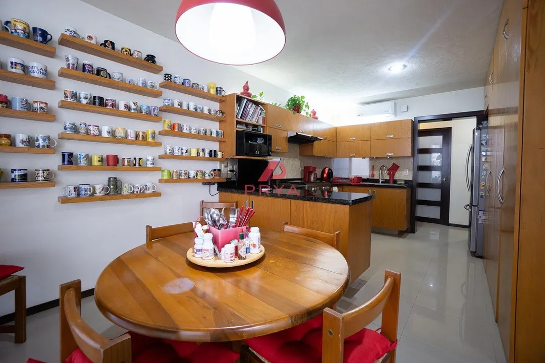 Foto 7 de Casa en Renta en Valle Real Zapopan | 4 Recámaras con Suite en Planta Baja
