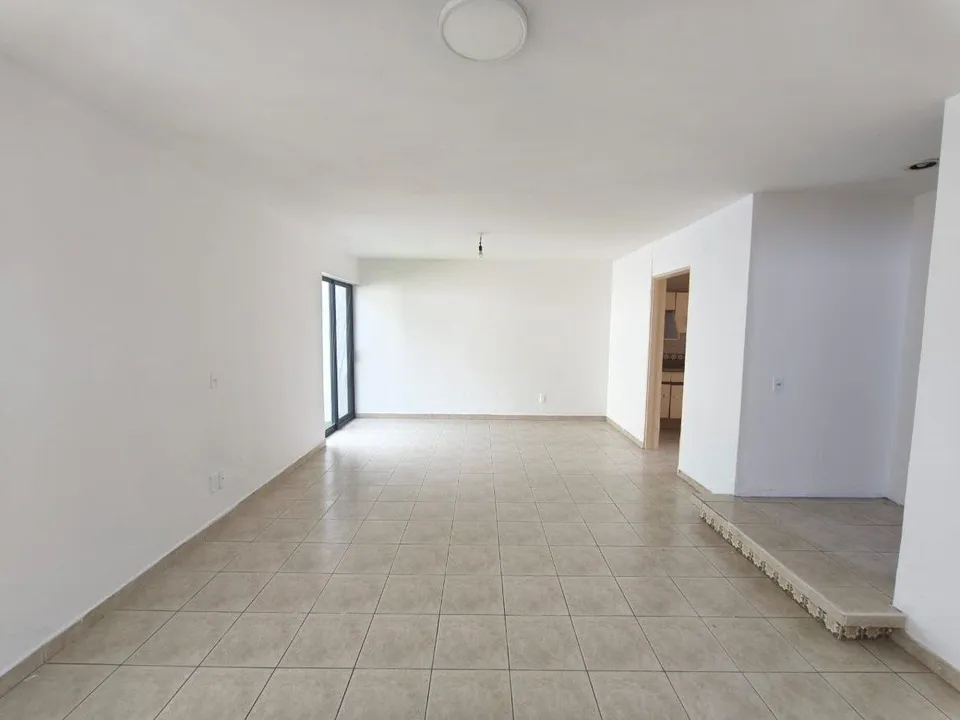 Foto 6 de Casa en Renta en Jardines del Sol, coto privado con jardín