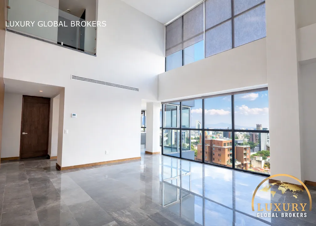 Foto 2 de Lujoso Departamento de 2 Niveles en Colonia Americana, Guadalajara. En Venta