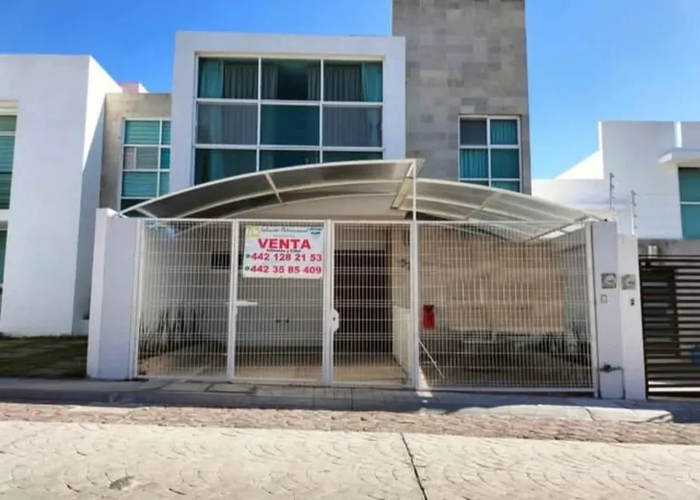 VENTA CASA MILENIO III