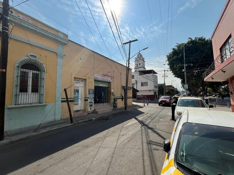 Foto 3 de SE VENDE ESQUINA COMERCIAL CON EXCELENTE UBICACION EN LA COLONIA ANALCO