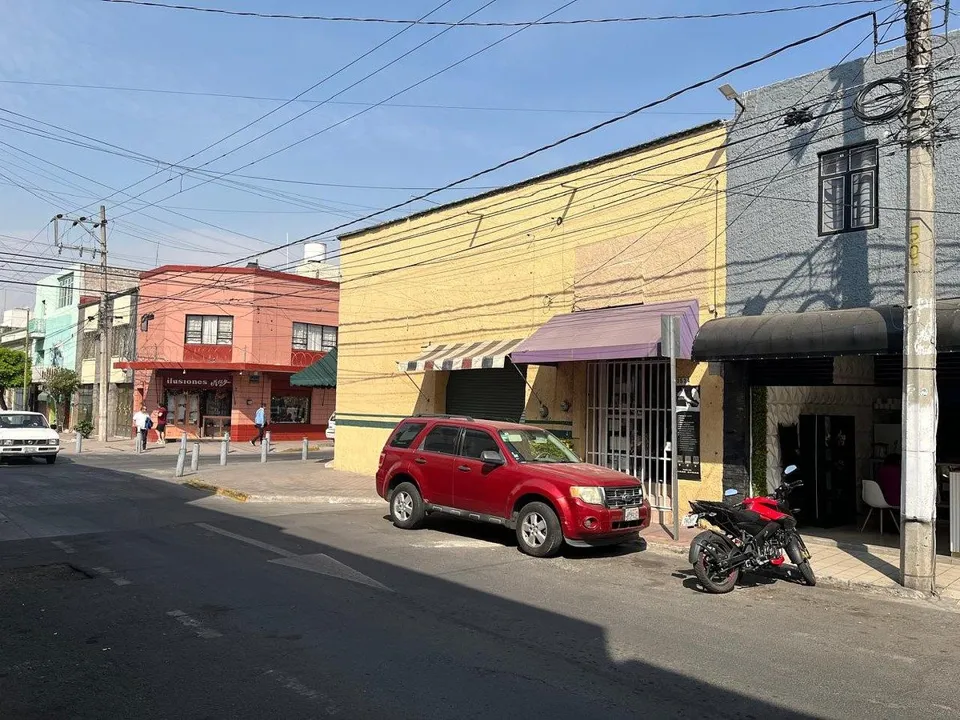 Foto 4 de SE VENDE ESQUINA COMERCIAL CON EXCELENTE UBICACION EN LA COLONIA ANALCO