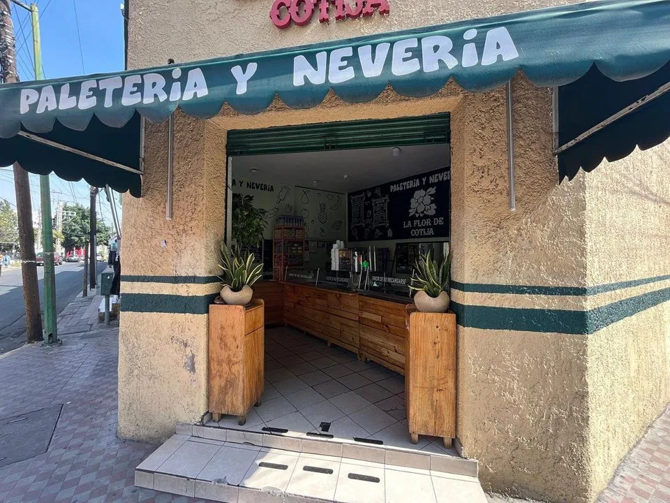 Foto 5 de SE VENDE ESQUINA COMERCIAL CON EXCELENTE UBICACION EN LA COLONIA ANALCO