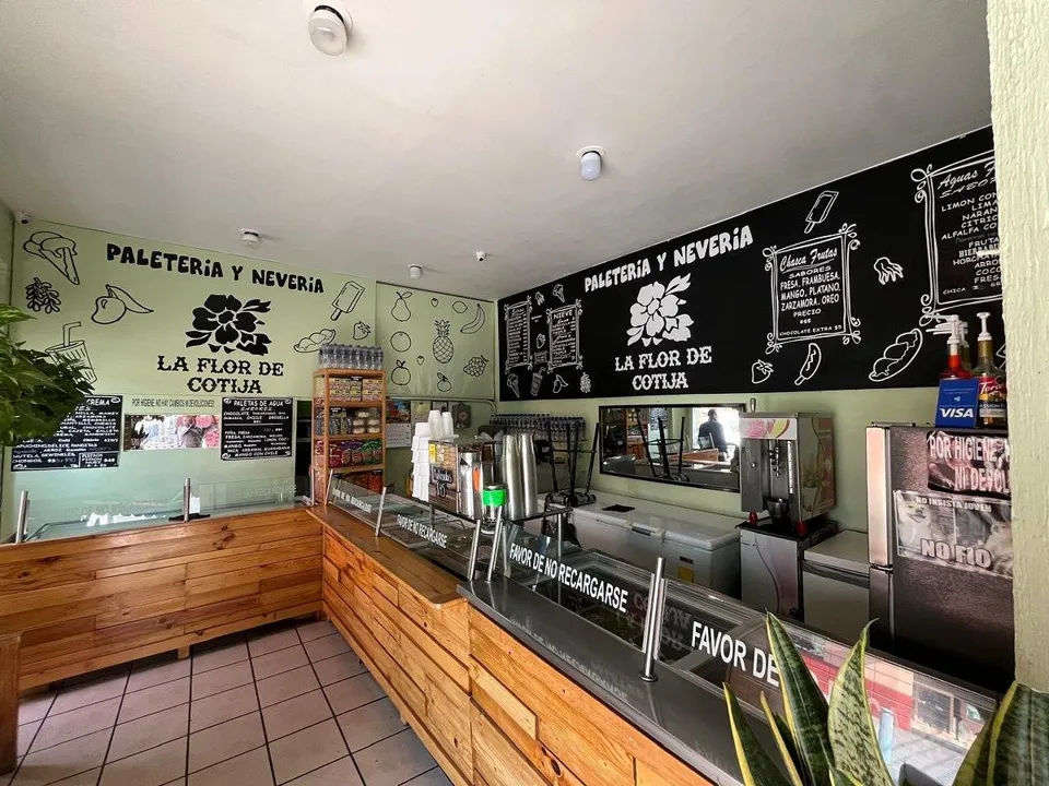 Foto 6 de SE VENDE ESQUINA COMERCIAL CON EXCELENTE UBICACION EN LA COLONIA ANALCO