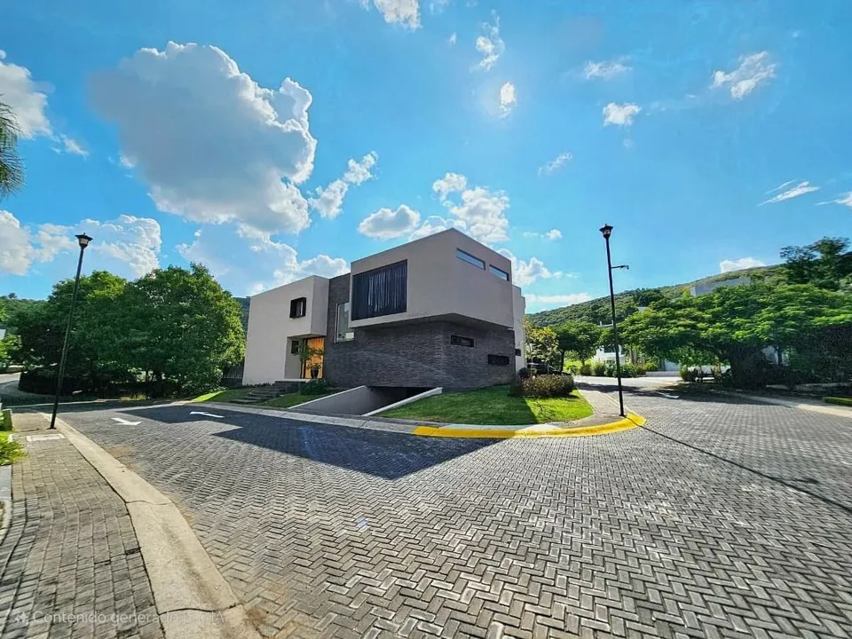RESIDENCIA EN LA PRADERA, CAÑADAS, ZAPOPAN, UNA OBRA MAESTRA