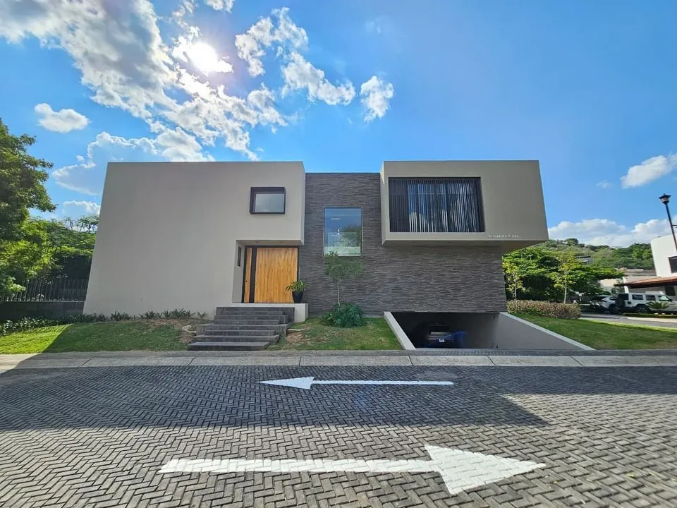 Foto 2 de RESIDENCIA EN LA PRADERA, CAÑADAS, ZAPOPAN, UNA OBRA MAESTRA
