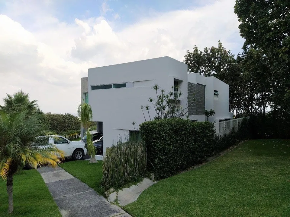 Casa en VENTA 4 recámaras, 2 pisos en el Palomar