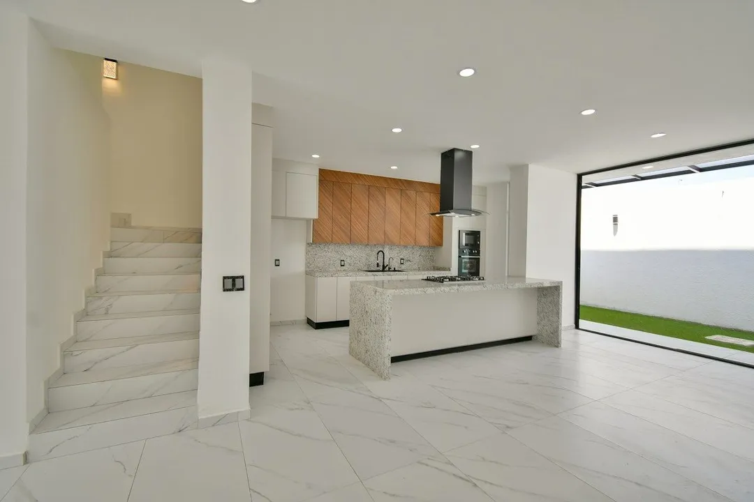 Foto 3 de Residencia con recámara en planta baja, Coto Baluarte Casa Fuerte