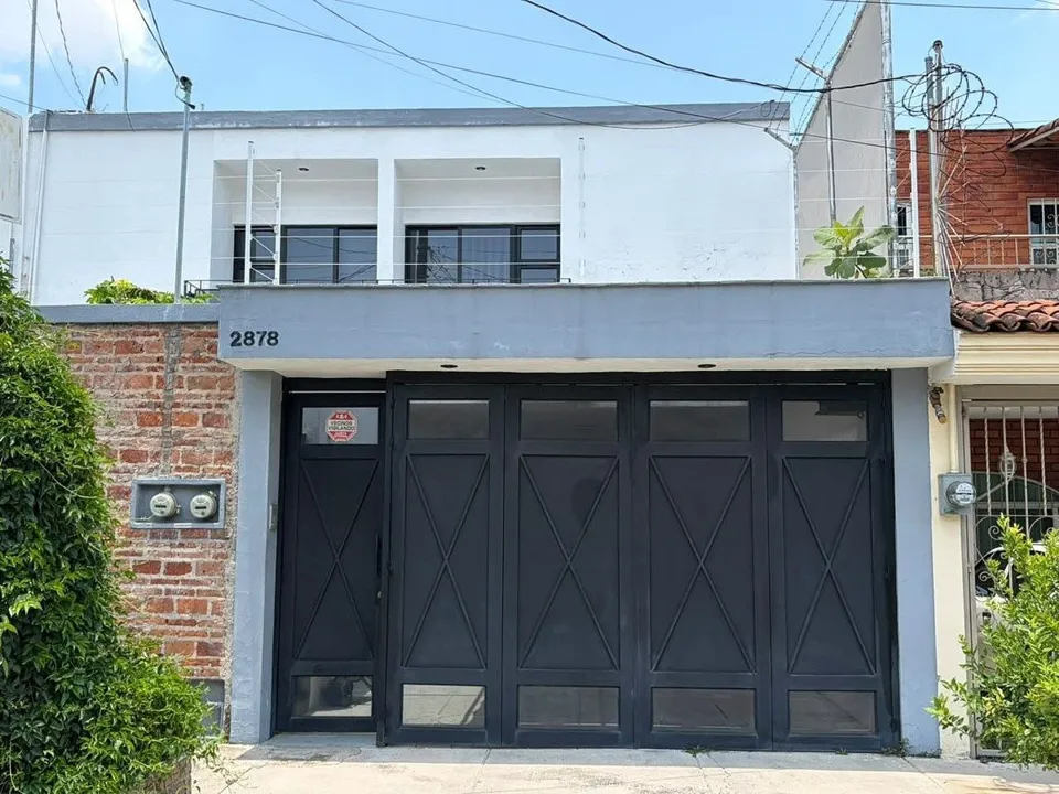 Foto 3 de Casa Duplex Amueblada En Renta En Jardines Del Bosque, Guadalajara.