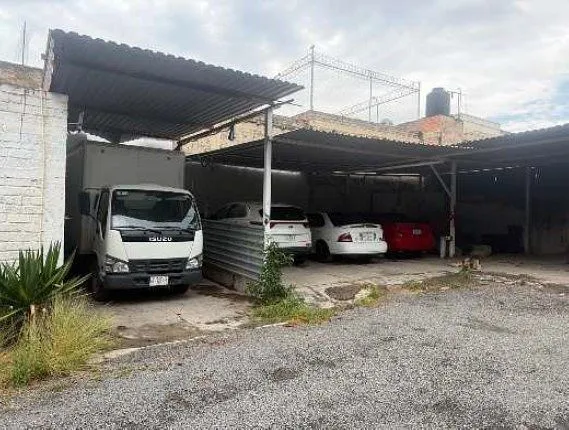 Foto 4 de TERRENO COMERCIAL CON LOCALES EN VENTA COLINDANTE MERCADO VALENTIN GOMEZ FARIAS