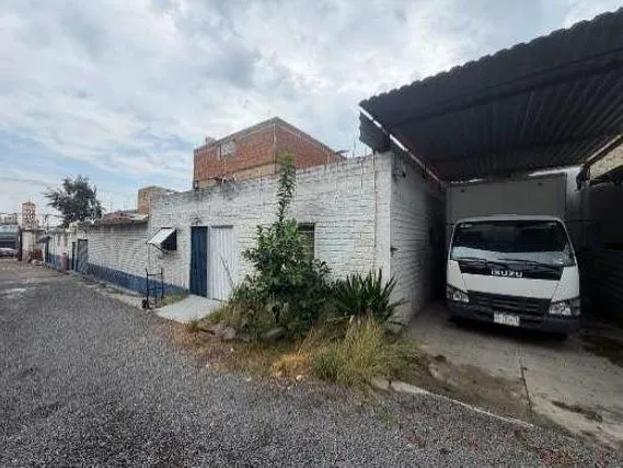 Foto 8 de TERRENO COMERCIAL CON LOCALES EN VENTA COLINDANTE MERCADO VALENTIN GOMEZ FARIAS