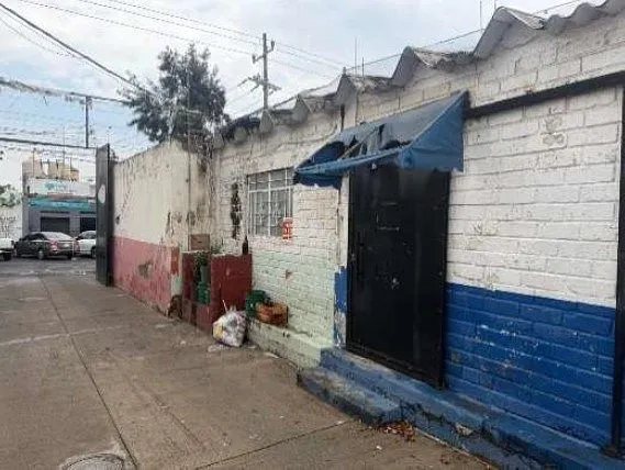 Foto 9 de TERRENO COMERCIAL CON LOCALES EN VENTA COLINDANTE MERCADO VALENTIN GOMEZ FARIAS