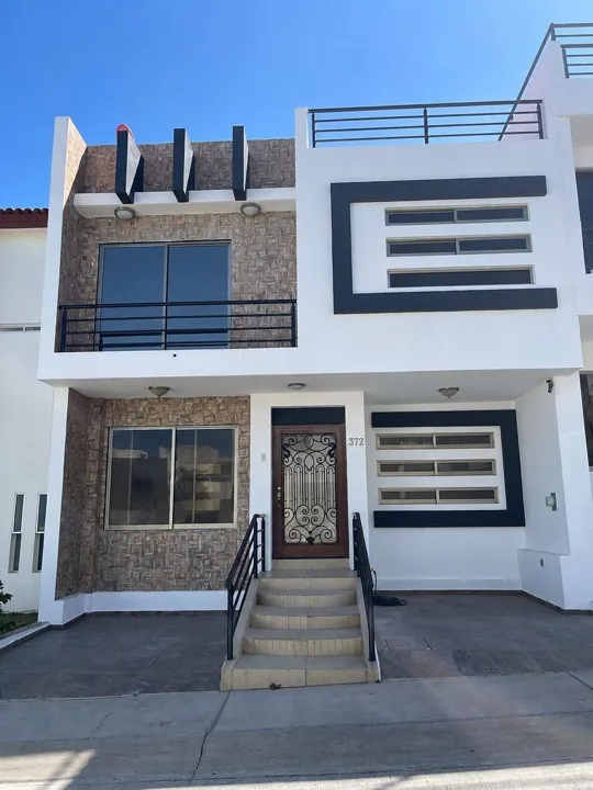 Casa renta en Valle Imperial