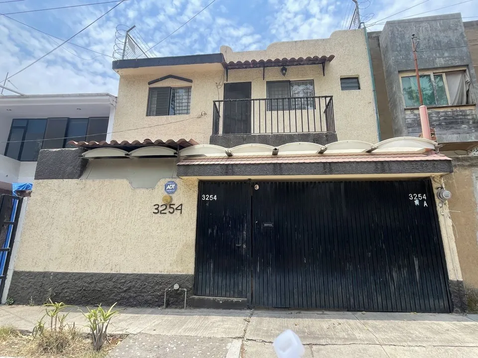 CASA DUPLEX EN VENTA EN COLINAS DE ATEMAJAC