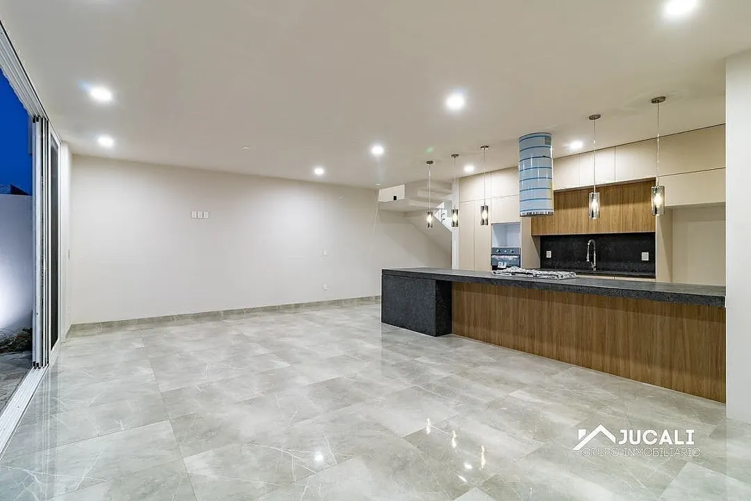 Foto 5 de Casa en renta Dentro de Coto con alberca, Fraccionamiento Solares, Zapopan