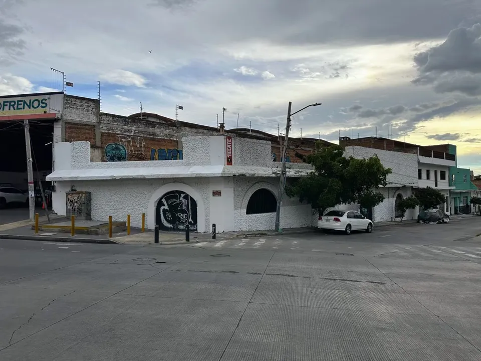 Fincas para inversión en venta sobre Av. Revolución