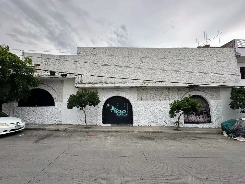 Foto 4 de Fincas para inversión en venta sobre Av. Revolución