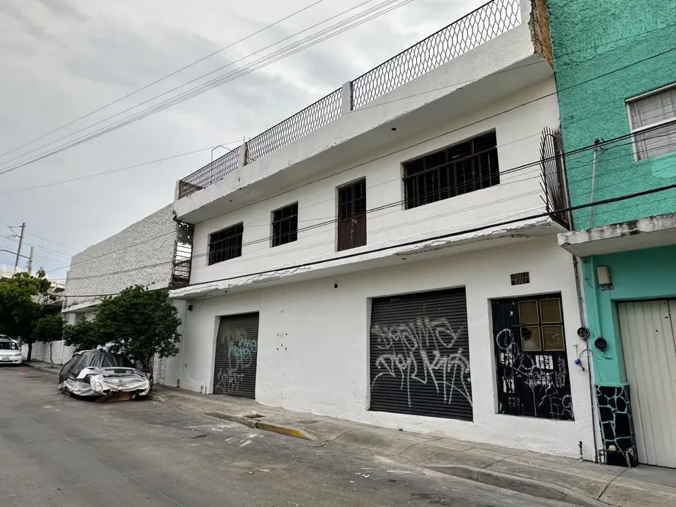 Foto 6 de Fincas para inversión en venta sobre Av. Revolución