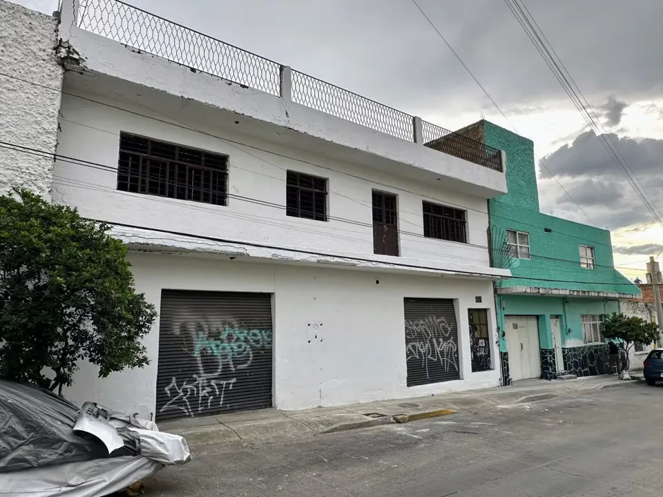 Foto 7 de Fincas para inversión en venta sobre Av. Revolución