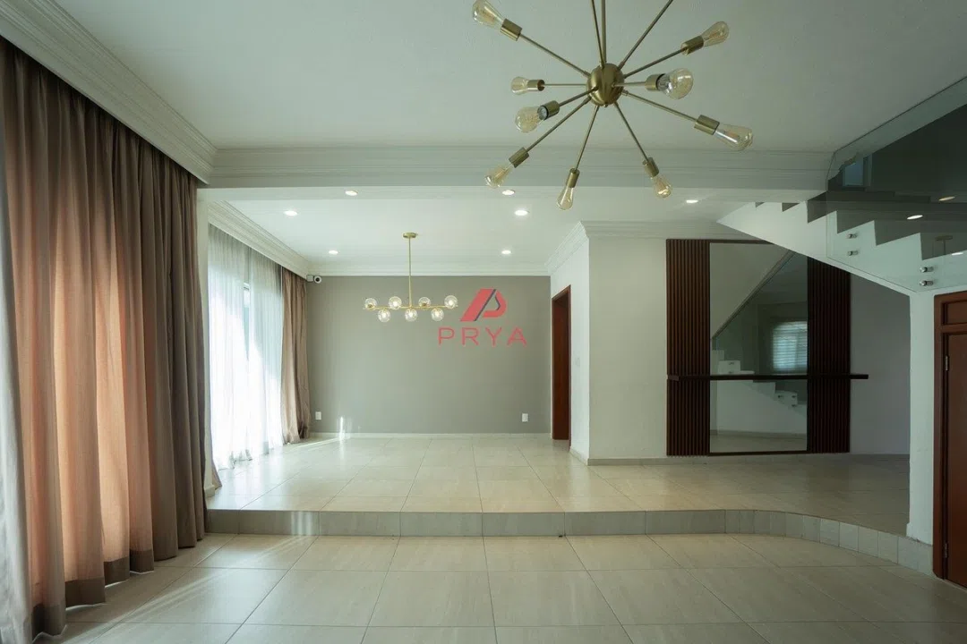 Foto 3 de Casa en Venta en Jardín Real, Zapopan | 3 Rec con Baño y Cuarto de Servicio