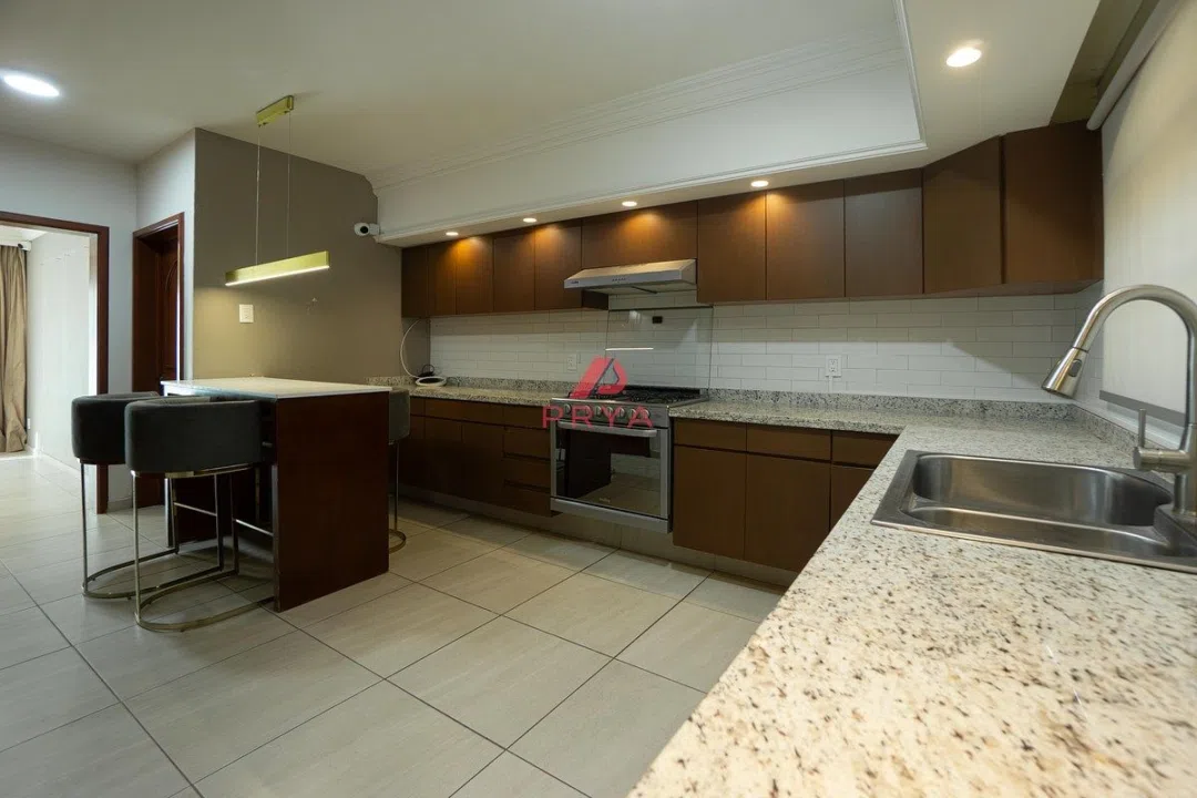 Foto 4 de Casa en Venta en Jardín Real, Zapopan | 3 Rec con Baño y Cuarto de Servicio