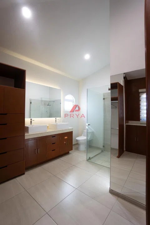 Foto 6 de Casa en Venta en Jardín Real, Zapopan | 3 Rec con Baño y Cuarto de Servicio