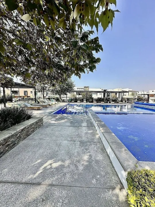 Casa en Venta Dentro de Coto con alberca, Fraccionamiento Solares, Zapopan