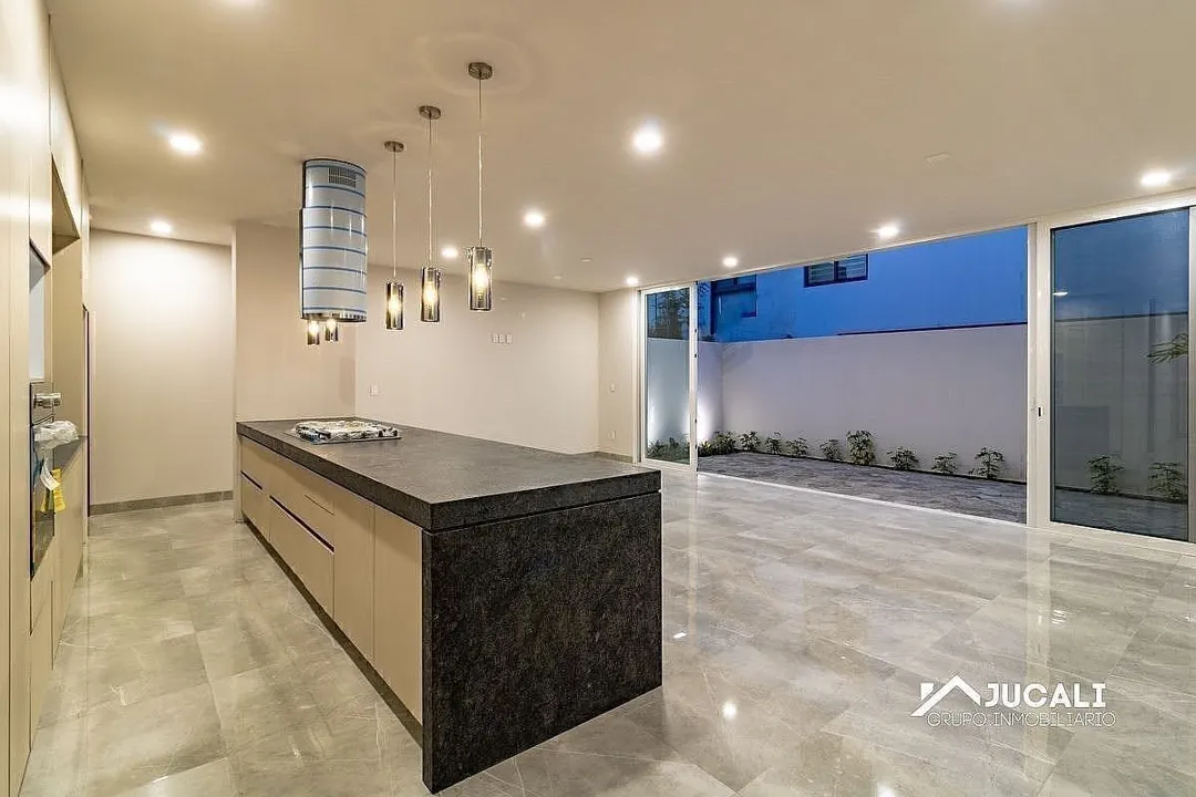 Foto 6 de Casa en Venta Dentro de Coto con alberca, Fraccionamiento Solares, Zapopan