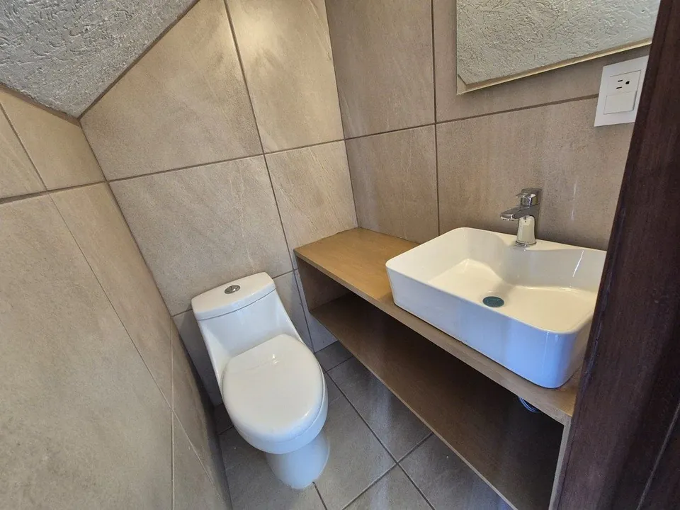 Foto 5 de CASA EN VENTA CERCA CENTROS UNIVERSITARIOS UDG