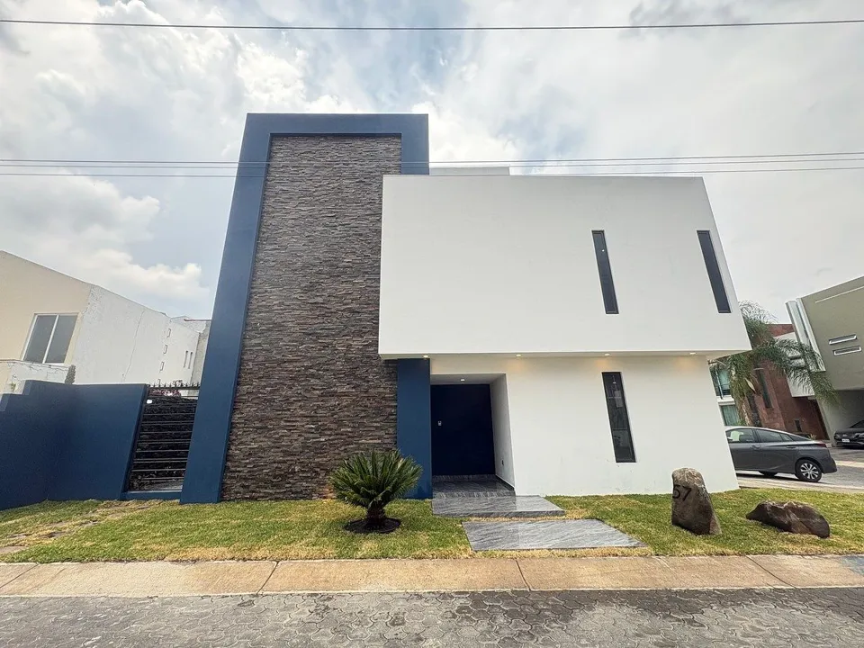 Casa Nueva Inteligente en Venta - Casa Fuerte