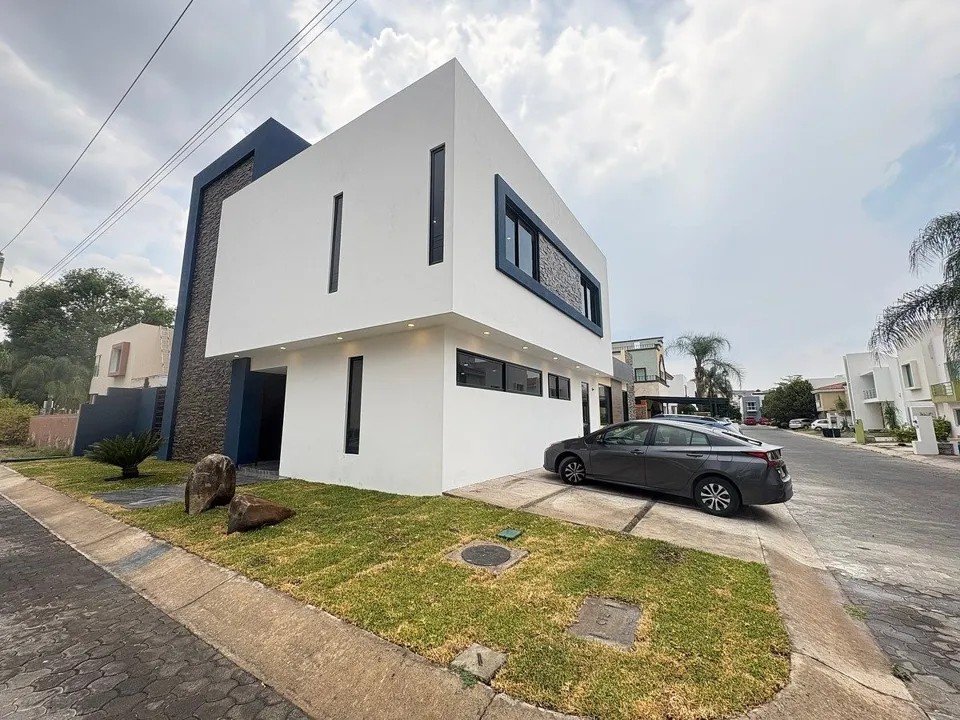Foto 2 de Casa Nueva Inteligente en Venta - Casa Fuerte