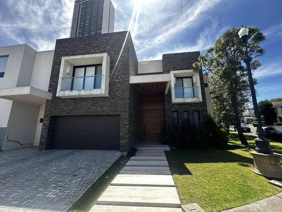 Foto 2 de Lujosa Residencia en Venta, Coto Pontevedra, Puerta de Hierro, Zapopan, Jalisco
