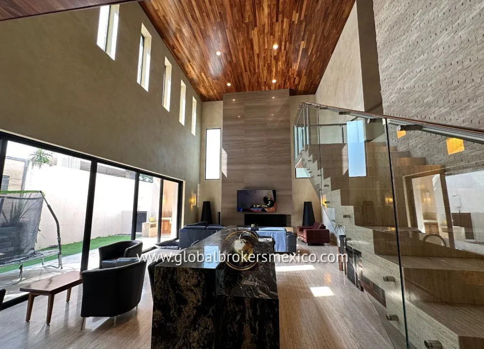 Foto 5 de Lujosa Residencia en Venta, Coto Pontevedra, Puerta de Hierro, Zapopan, Jalisco