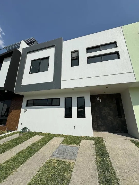 INCREIBLE CASA EN VENTA EN CASA FUERTE