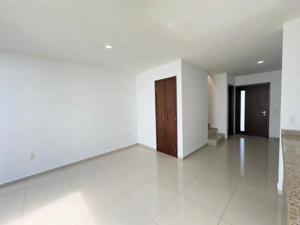 Foto 5 de HERMOSA CASA EN RENTA FRENTE JARDINES Y ALBERCA