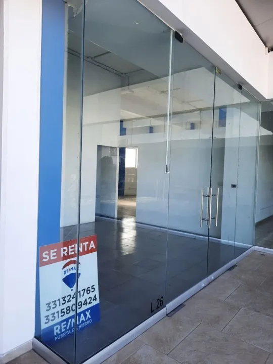 Foto 5 de LOCAL EN RENTA EN PLAZA PORTOBELO SOBRE AV. AVIACIÓN