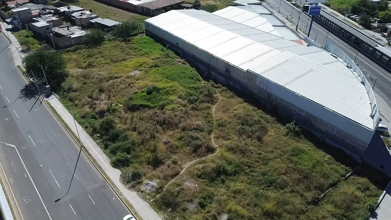 Foto 9 de Terreno en venta en Av. Tonaltecas, Tulipanes, Tonalá