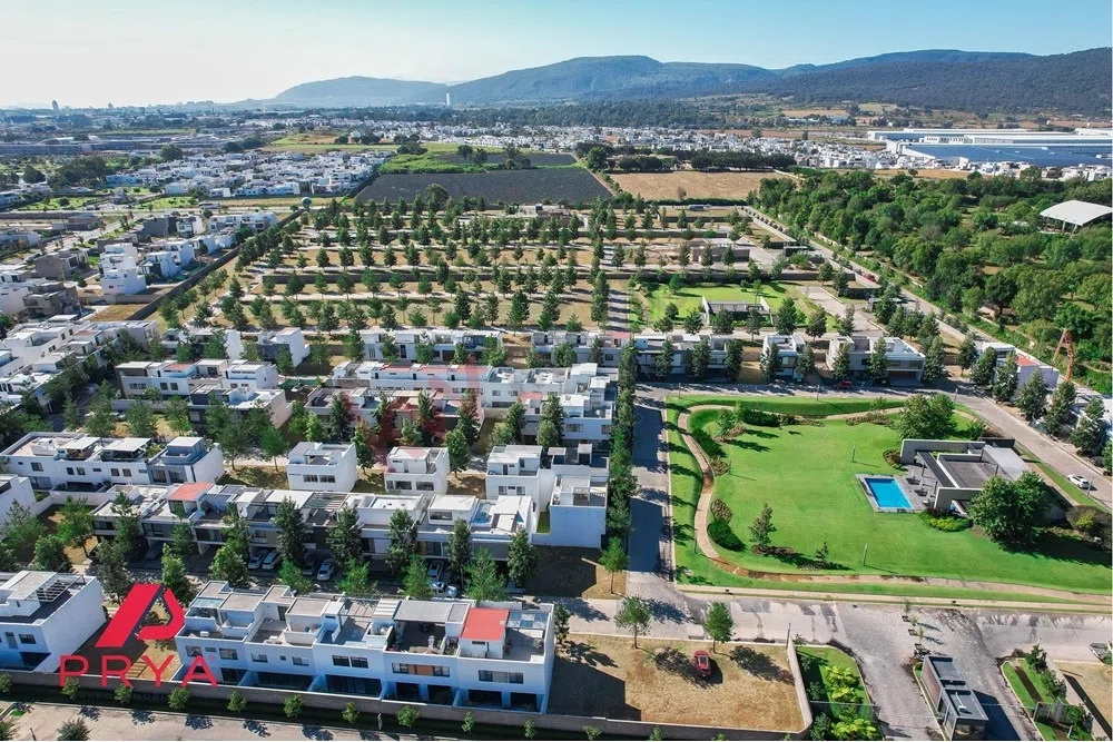 Foto 3 de Terreno en Venta Zapopan | Solares Residencial | Coto Prado 166 m²