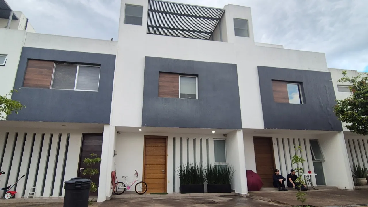 Casa en venta en Camino Viejo a Tesistan, Parques Zapopan, Zapopan