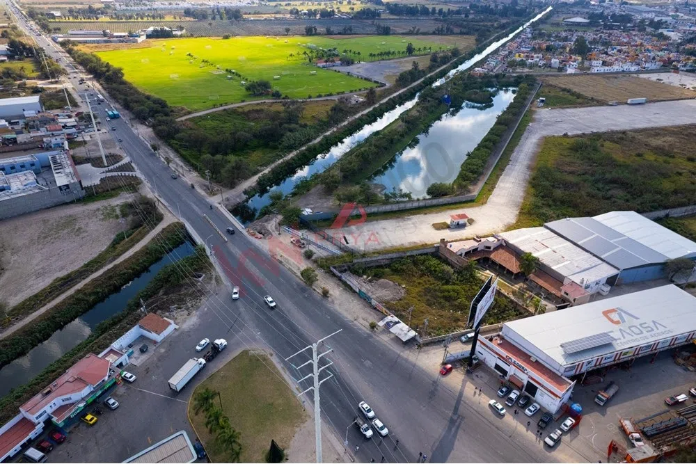 Foto 6 de Propiedad en RENTA - Avenida Valle de La Libertad, Fracc Valle de los Encinos, 45650 Tlajomulco de Z