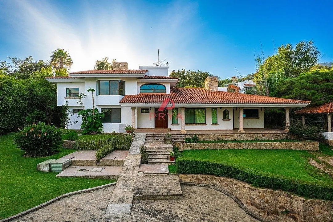 Foto 3 de Casa en venta en Hacienda La Herradura con 2,048 m² de terreno y jardín