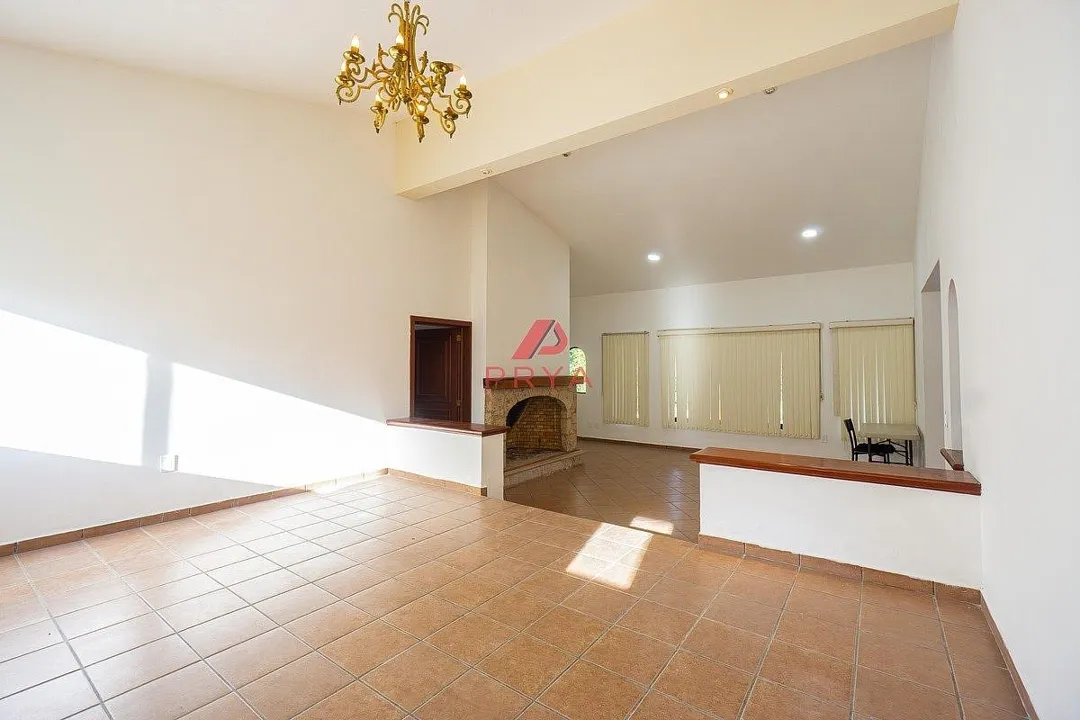 Foto 9 de Casa en venta en Hacienda La Herradura con 2,048 m² de terreno y jardín