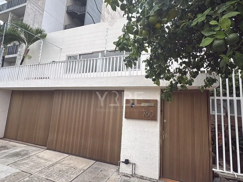 Propiedad comercial en renta Italia Providencia