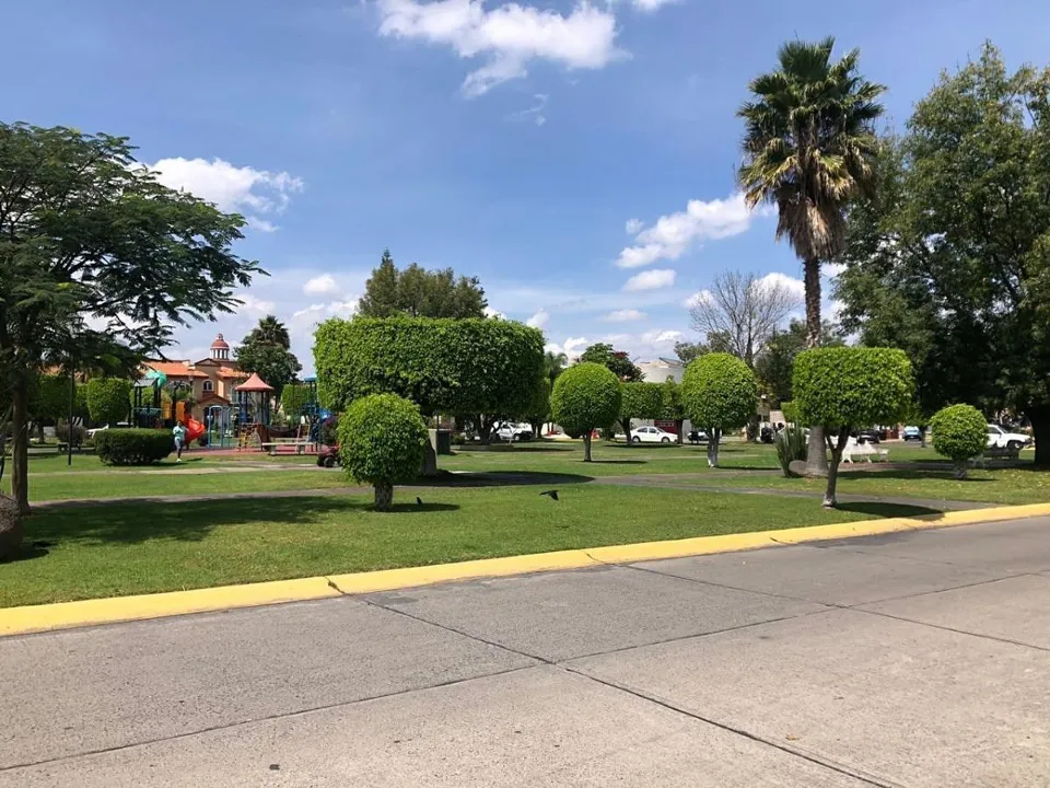 Foto 3 de CASA EN VENTA O RENTA EN JARDÍN REAL, ZAPOPAN.