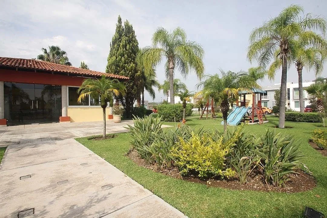 Foto 6 de Terrenos en venta Valle de las Flores Guadalajara | Crédito INFONAVIT y Bancario