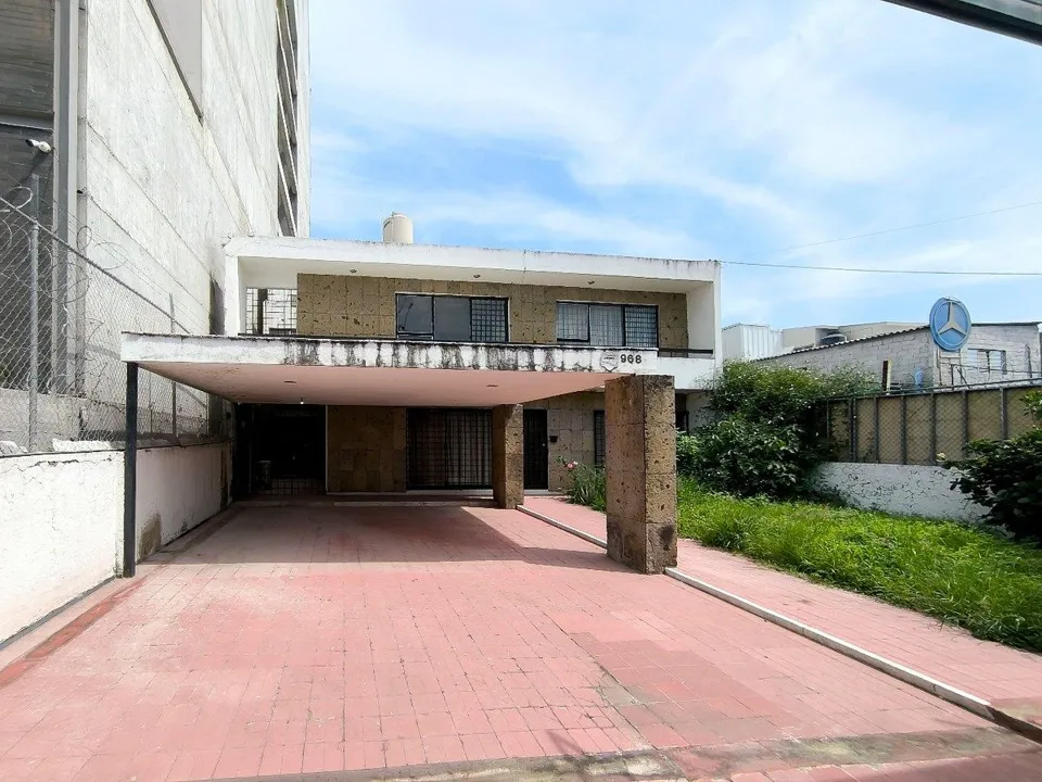 Foto 2 de Terreno en venta, Jardines del Bosque, Guadalajara | RTV-OP282
