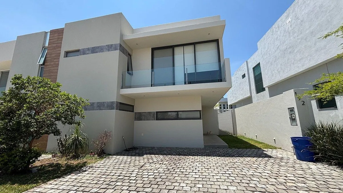 Foto 2 de Casa en Venta en Fraccionamiento Residencial Provenza - Coto Sur